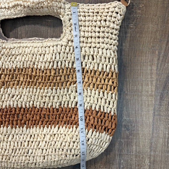 LC Lauren Conrad NWT Tan and Brown Woven Bohemian Shoulder Bag Purse - Picture 10 of 11